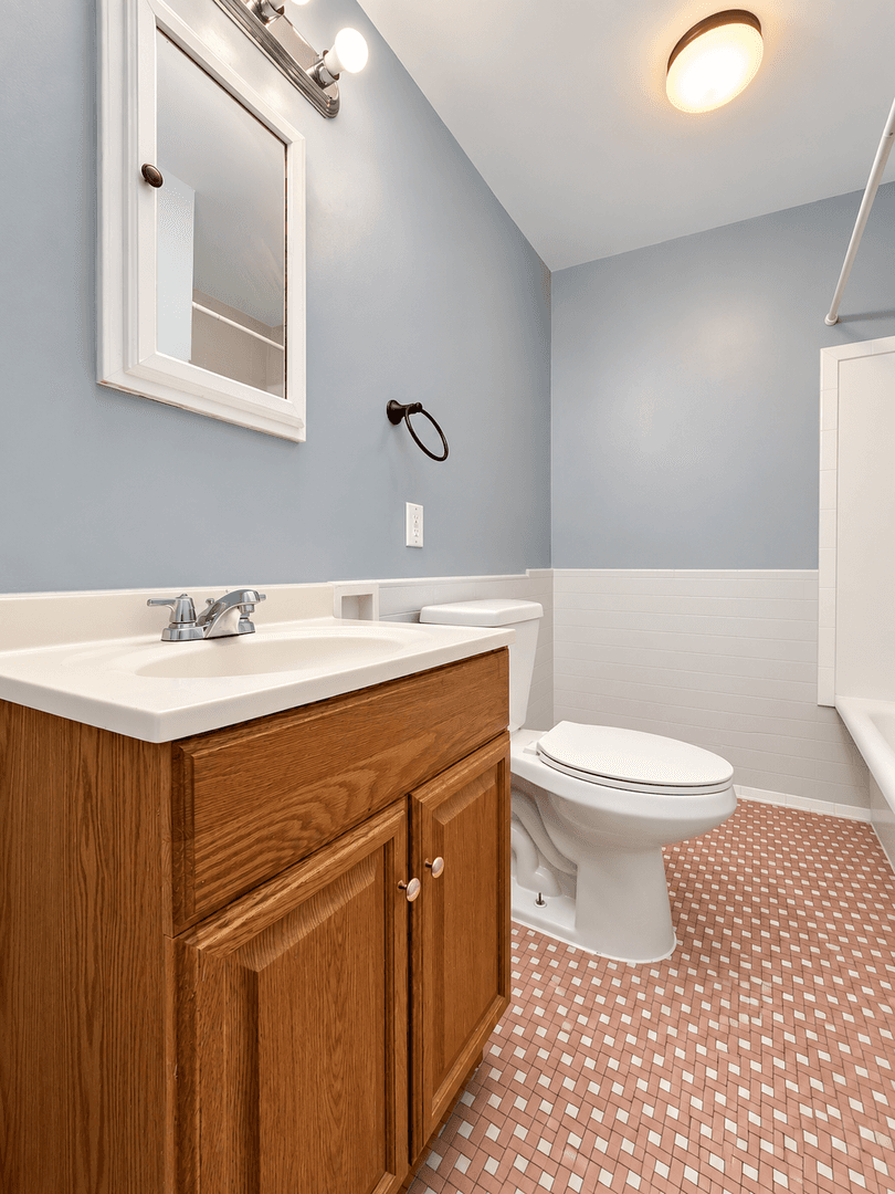 Louisville Apartment: 1801 Roanoke Ave