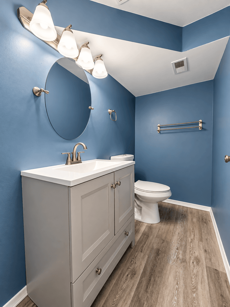 Louisville House: 5501 Landcross