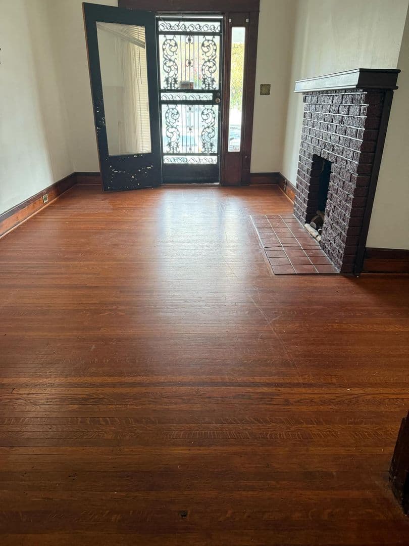 Louisville House: 1846 W Kentucky St