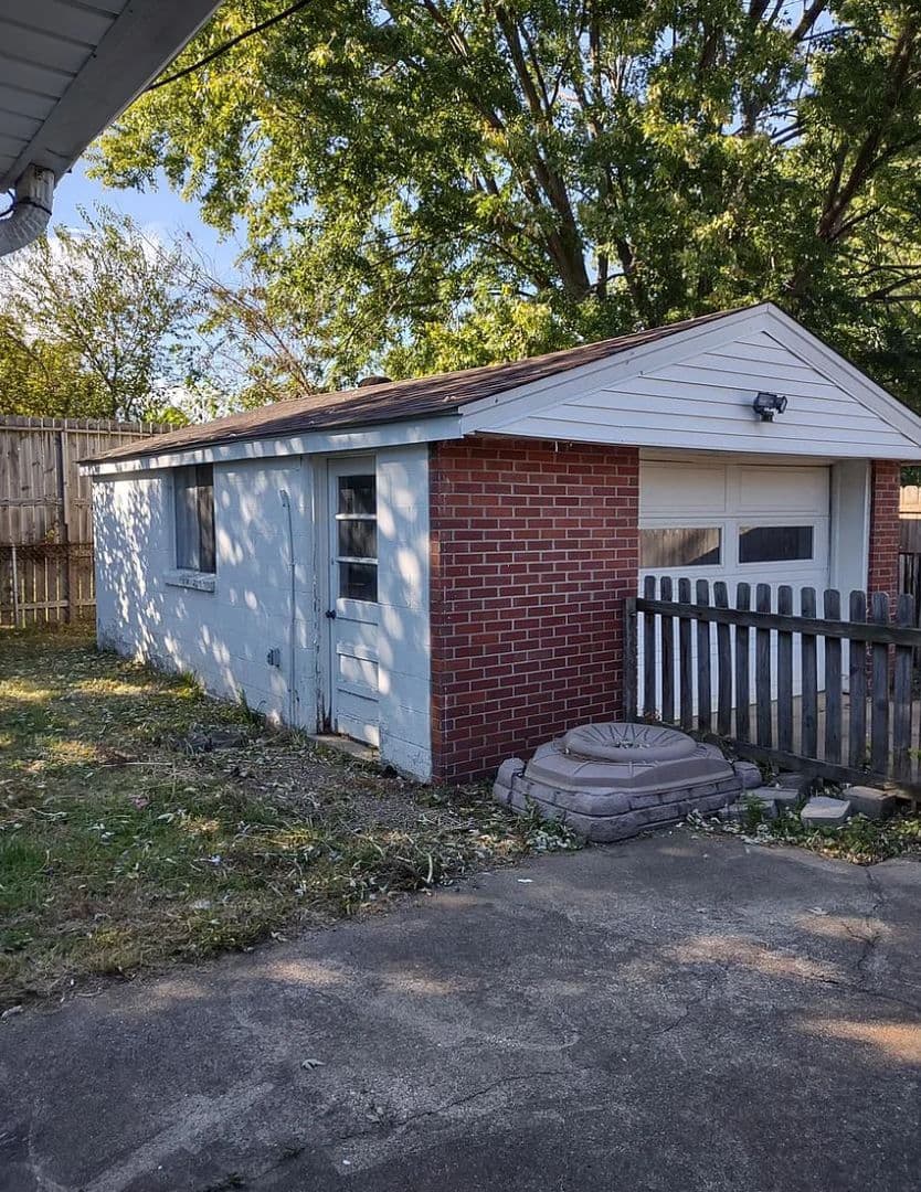Louisville House: 3318 Moulton