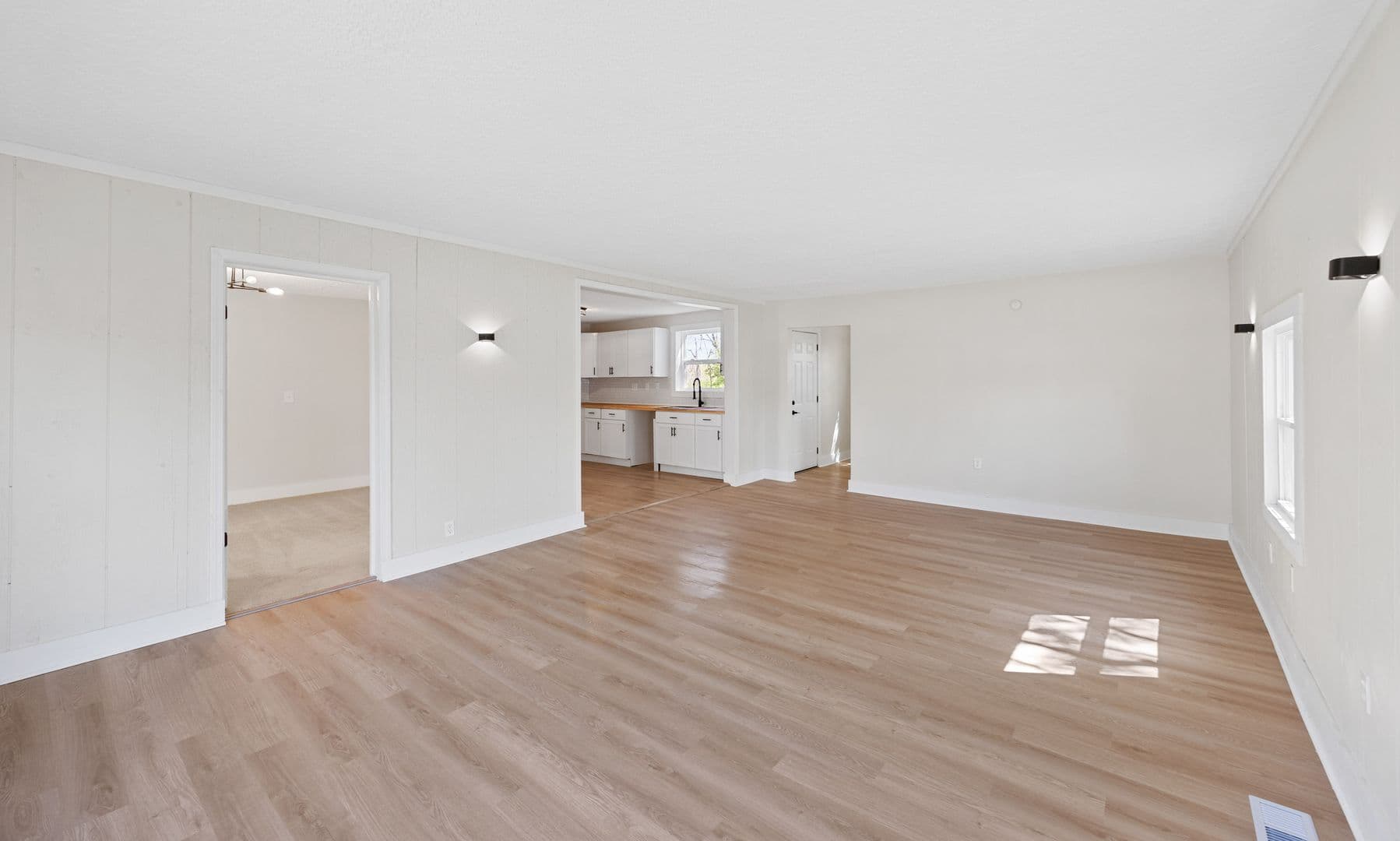 Louisville House: 10306 Easum Rd