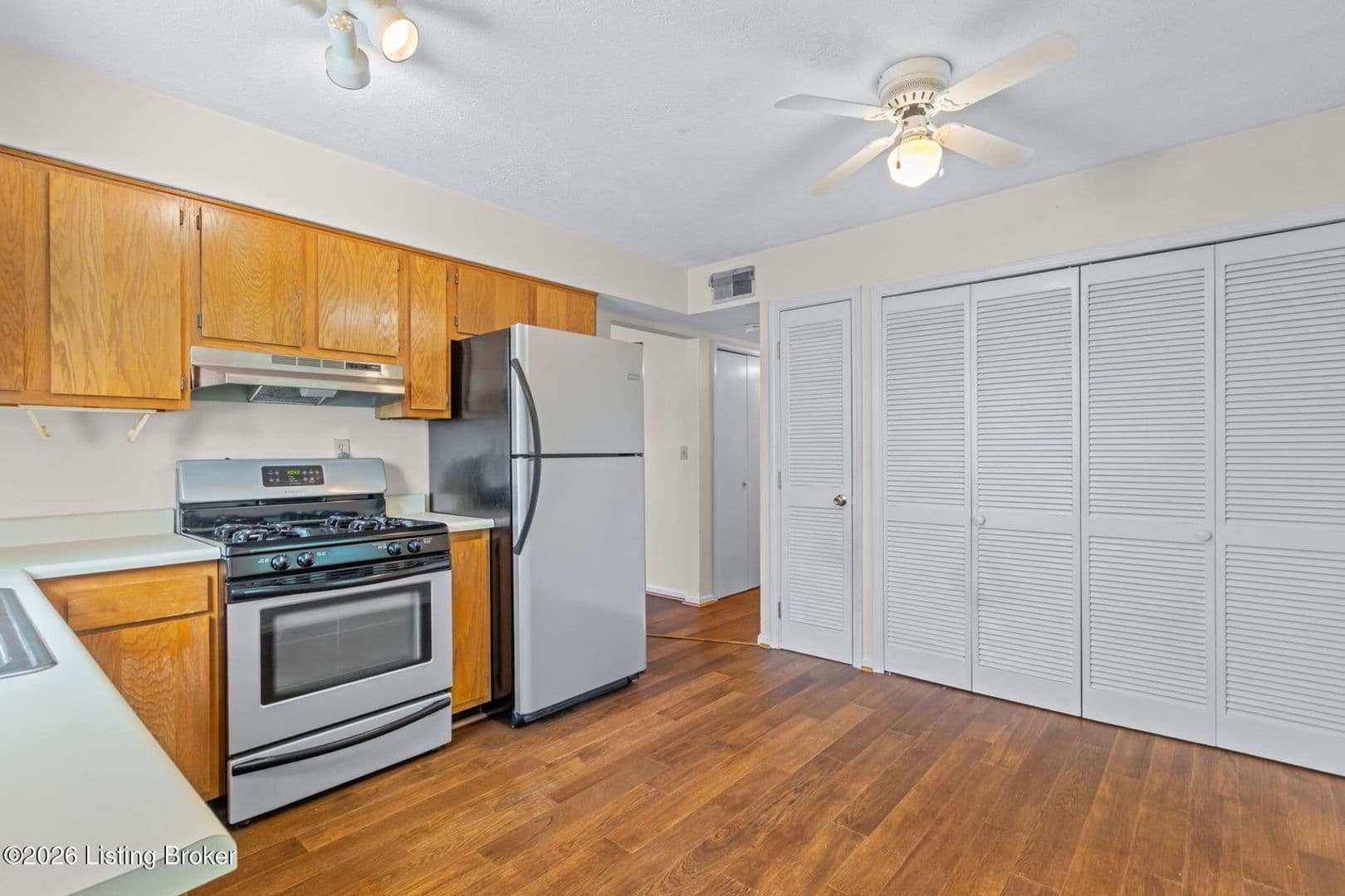 Louisville House: 3821 Hillcross Dr