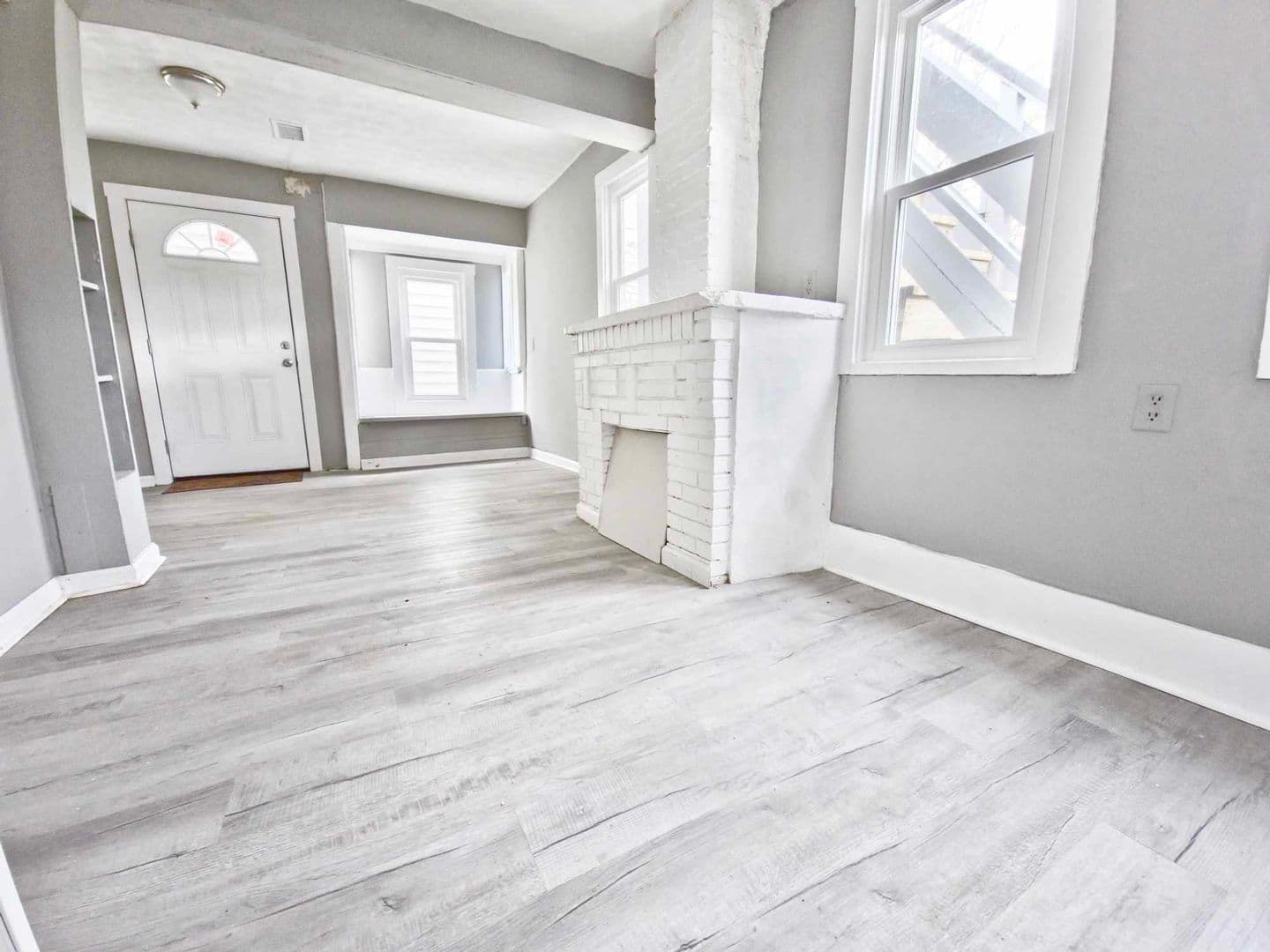 Louisville Apartment: 1051 Barret Ave
