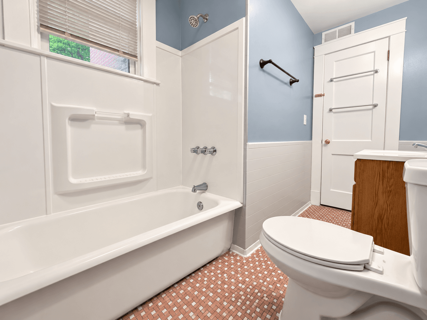 Louisville Apartment: 1801 Roanoke Ave