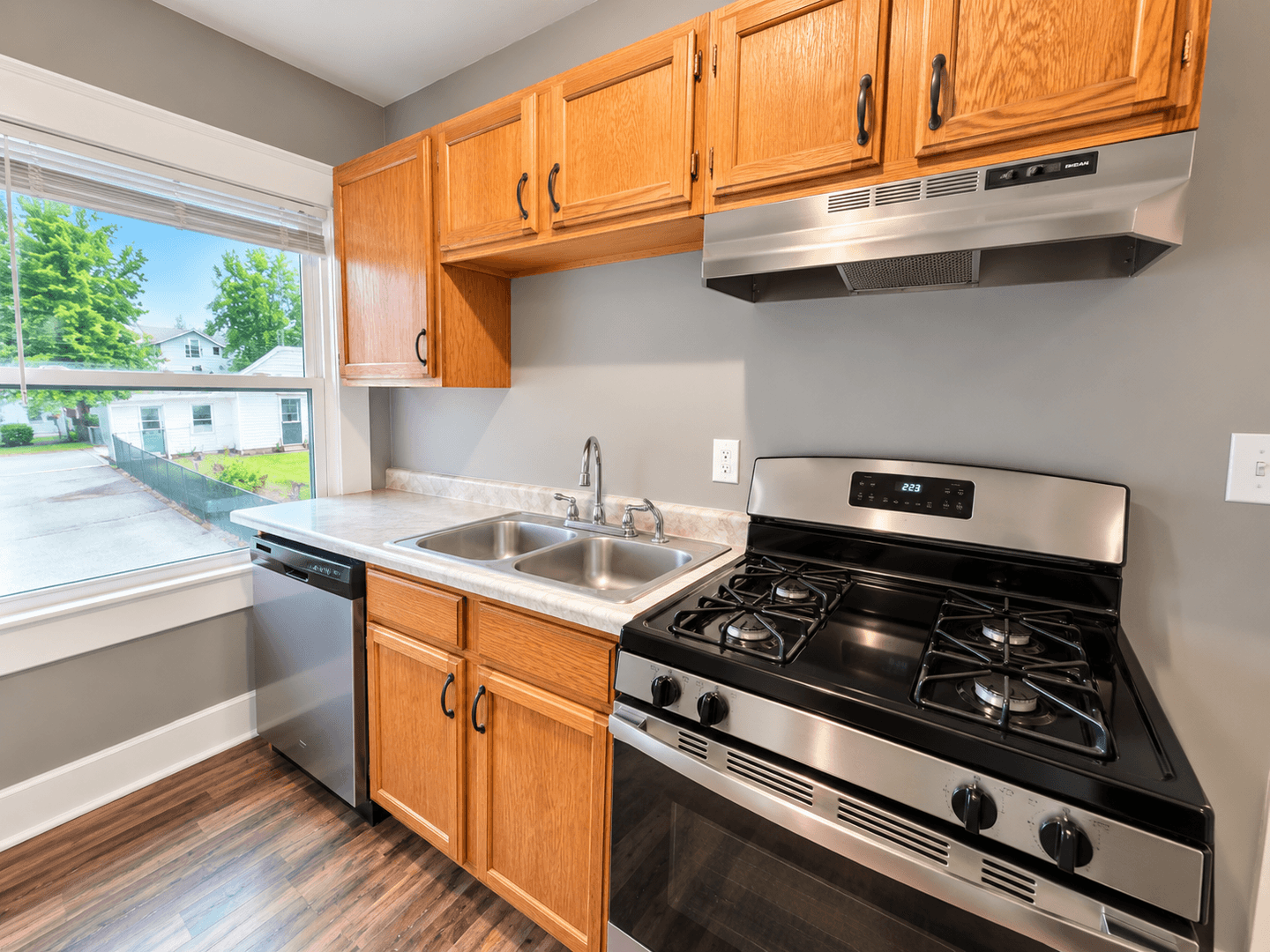 Louisville Apartment: 1801 Roanoke Ave
