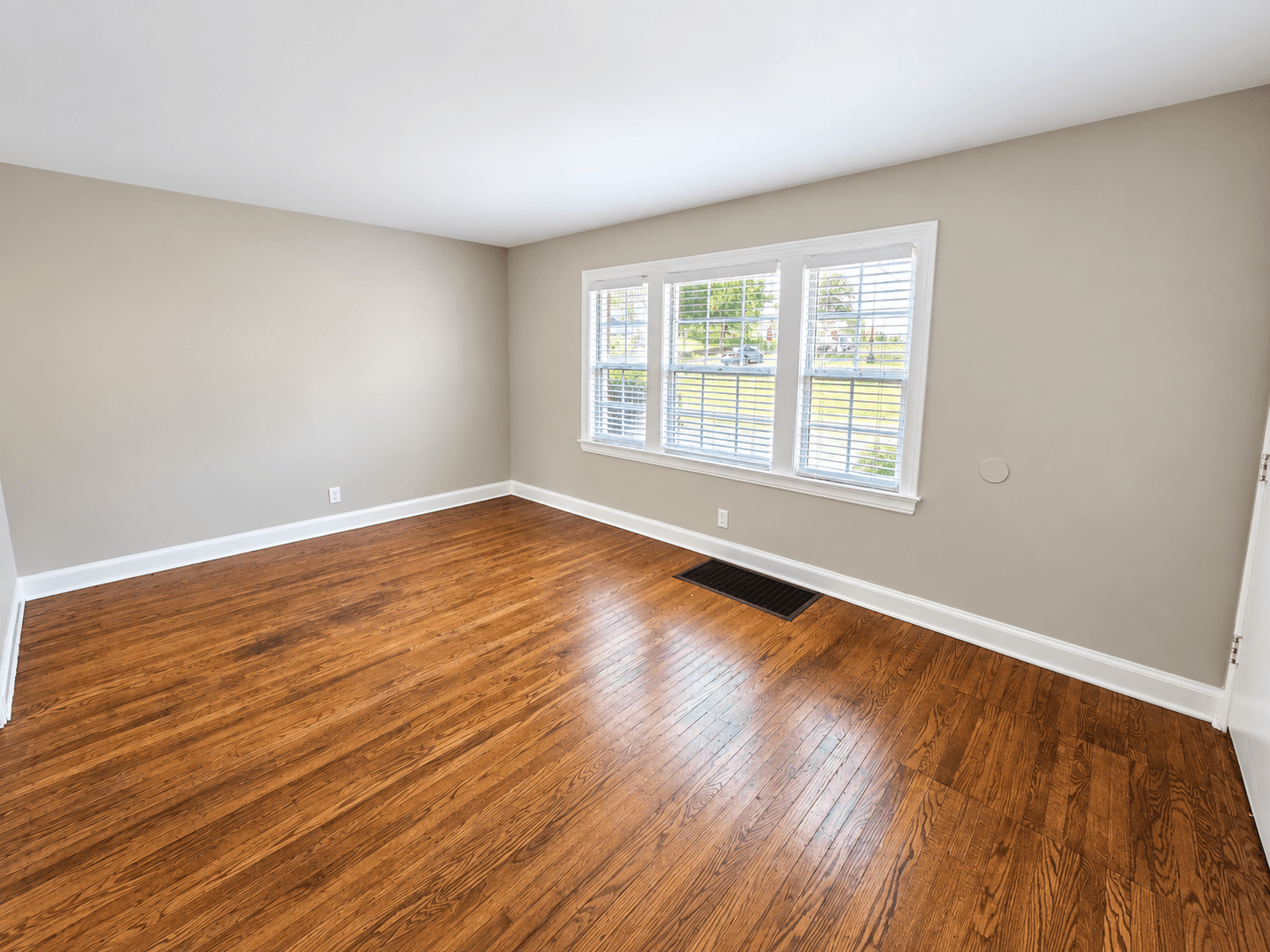 Louisville Apartment: 4327 Southern Pkwy
