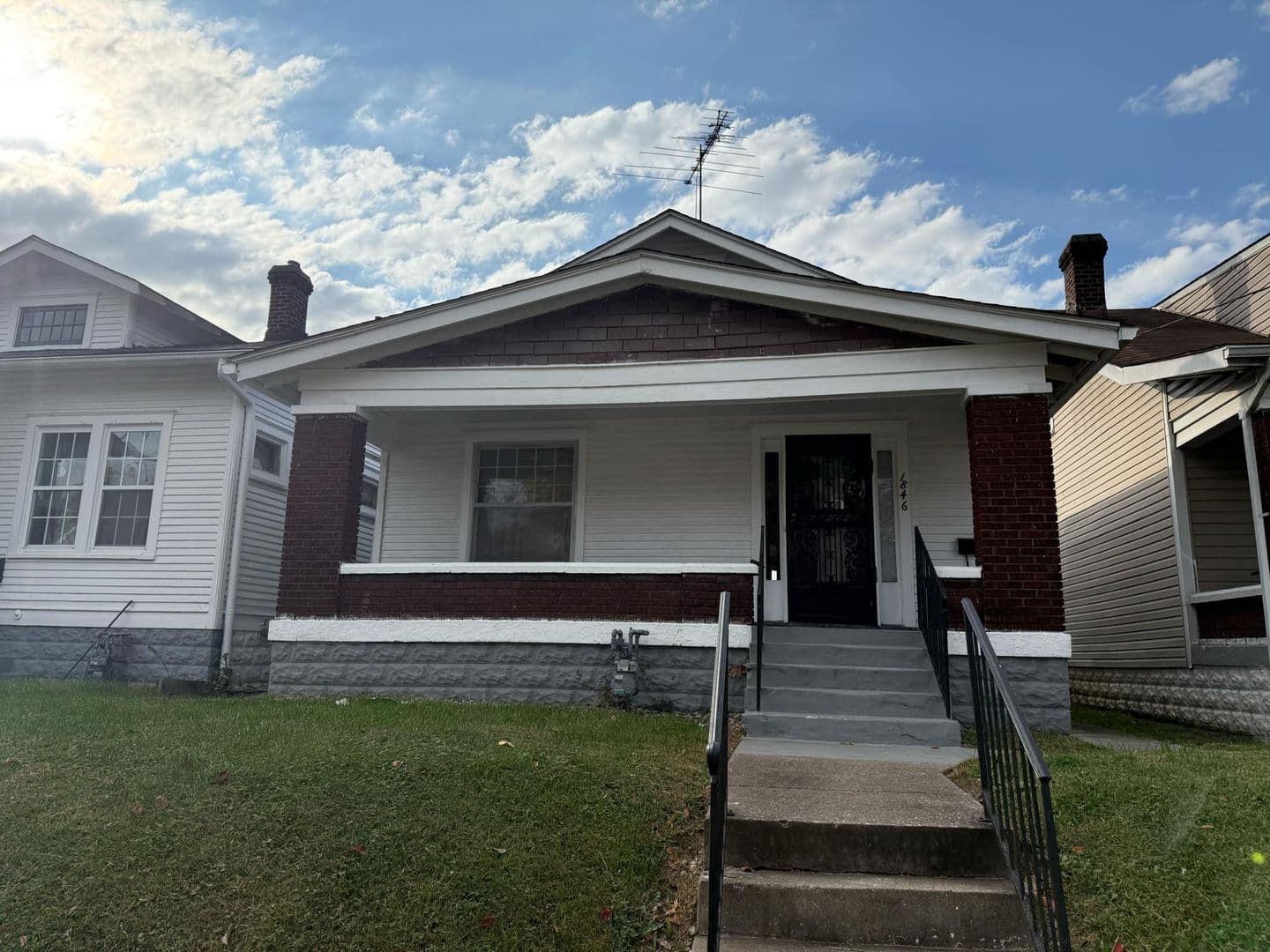 Louisville House: 1846 W Kentucky St