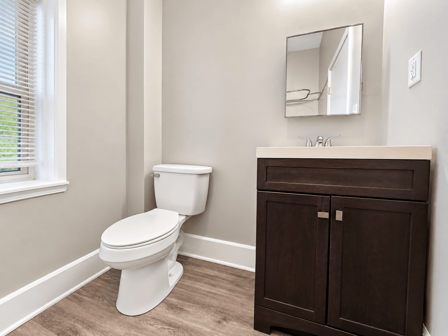 Louisville Apartment: 224 E Oak St
