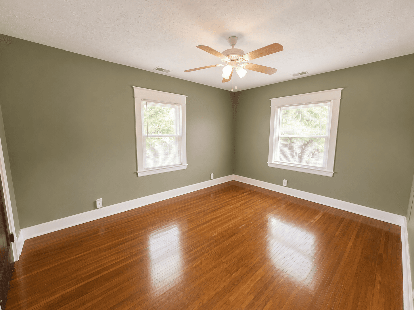 Louisville Apartment: 1801 Roanoke Ave