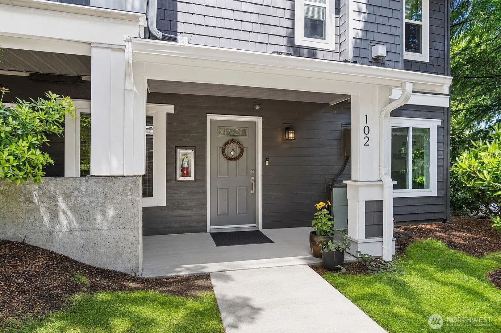 Bellevue House: 5501 Lakemont Blvd. Se Unit 102