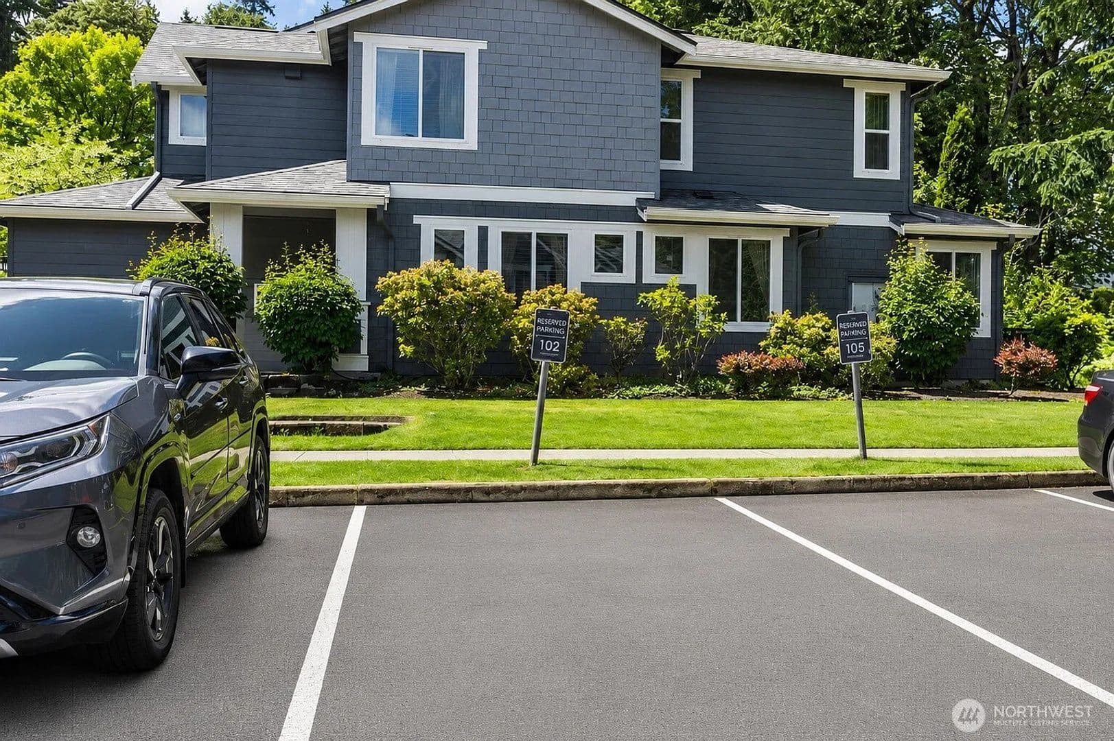 Bellevue House: 5501 Lakemont Blvd. Se Unit 102