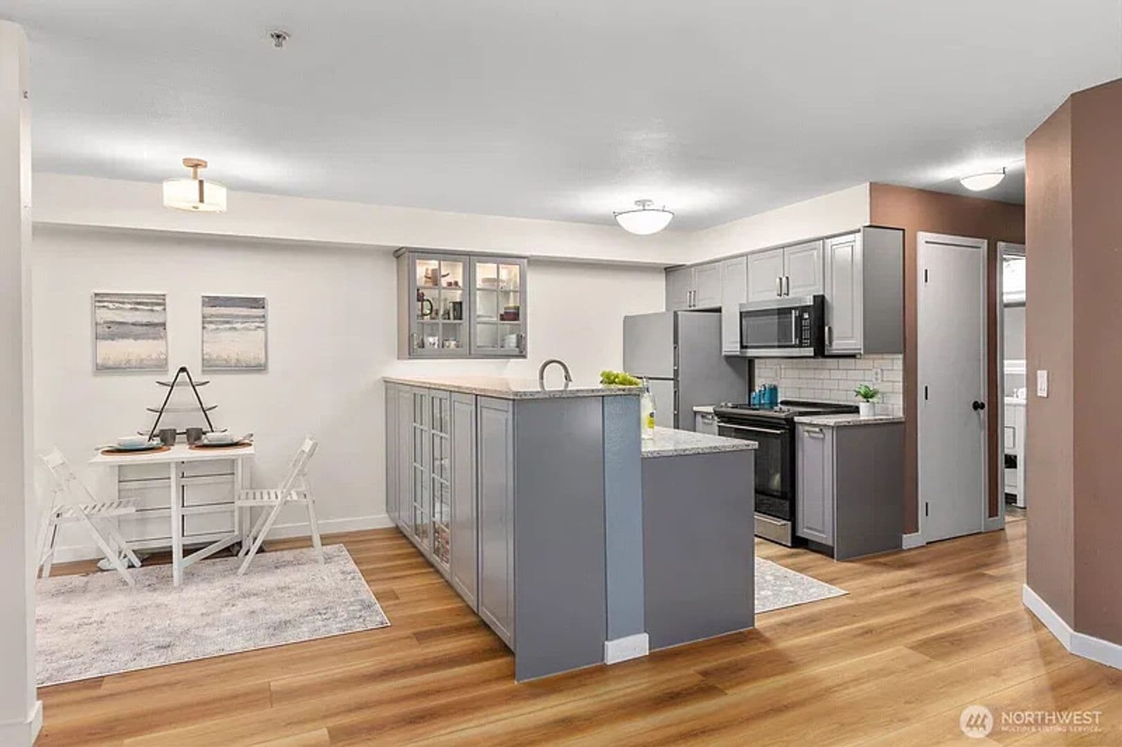 Bellevue House: 5501 Lakemont Blvd. Se Unit 102