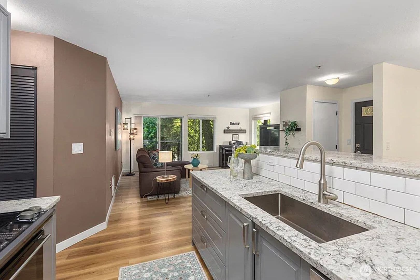 Bellevue House: 5501 Lakemont Blvd. Se Unit 102