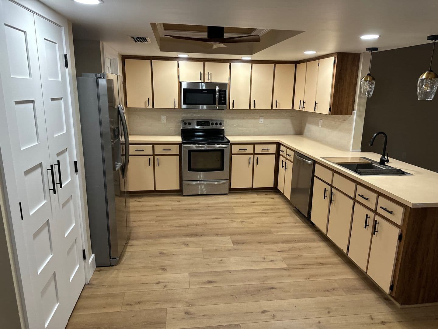 Spring Hill House: 4577 Goldcoast Avenue