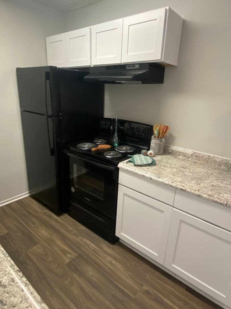Greenville Apartment: 211 Batesview Dr.