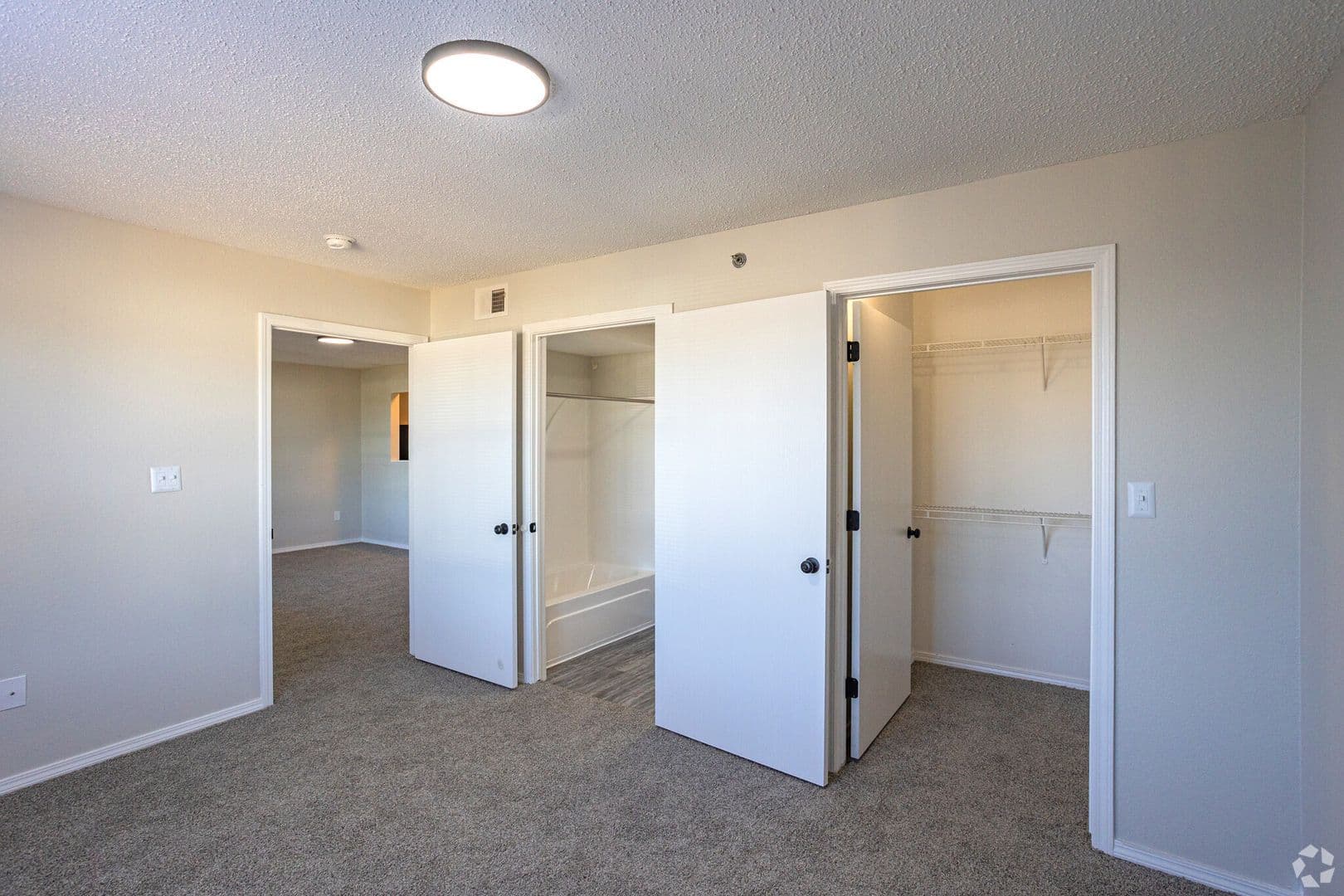 Edmond Apartment: 2500 Thomas Drive