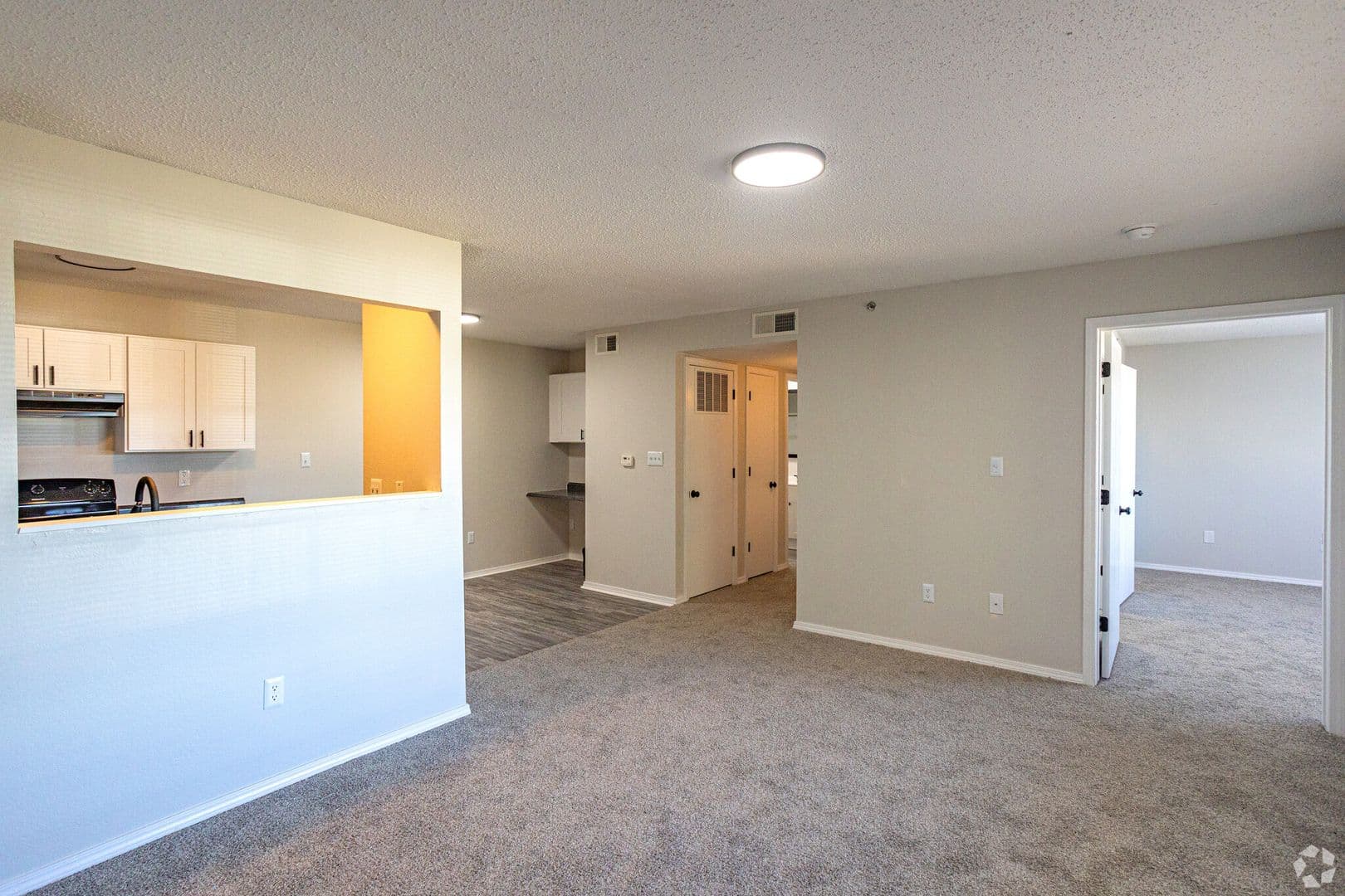 Edmond Apartment: 2500 Thomas Drive