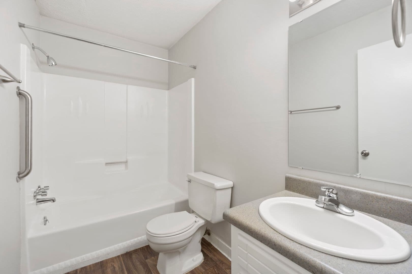 Greenville Apartment: 211 Batesview Dr.