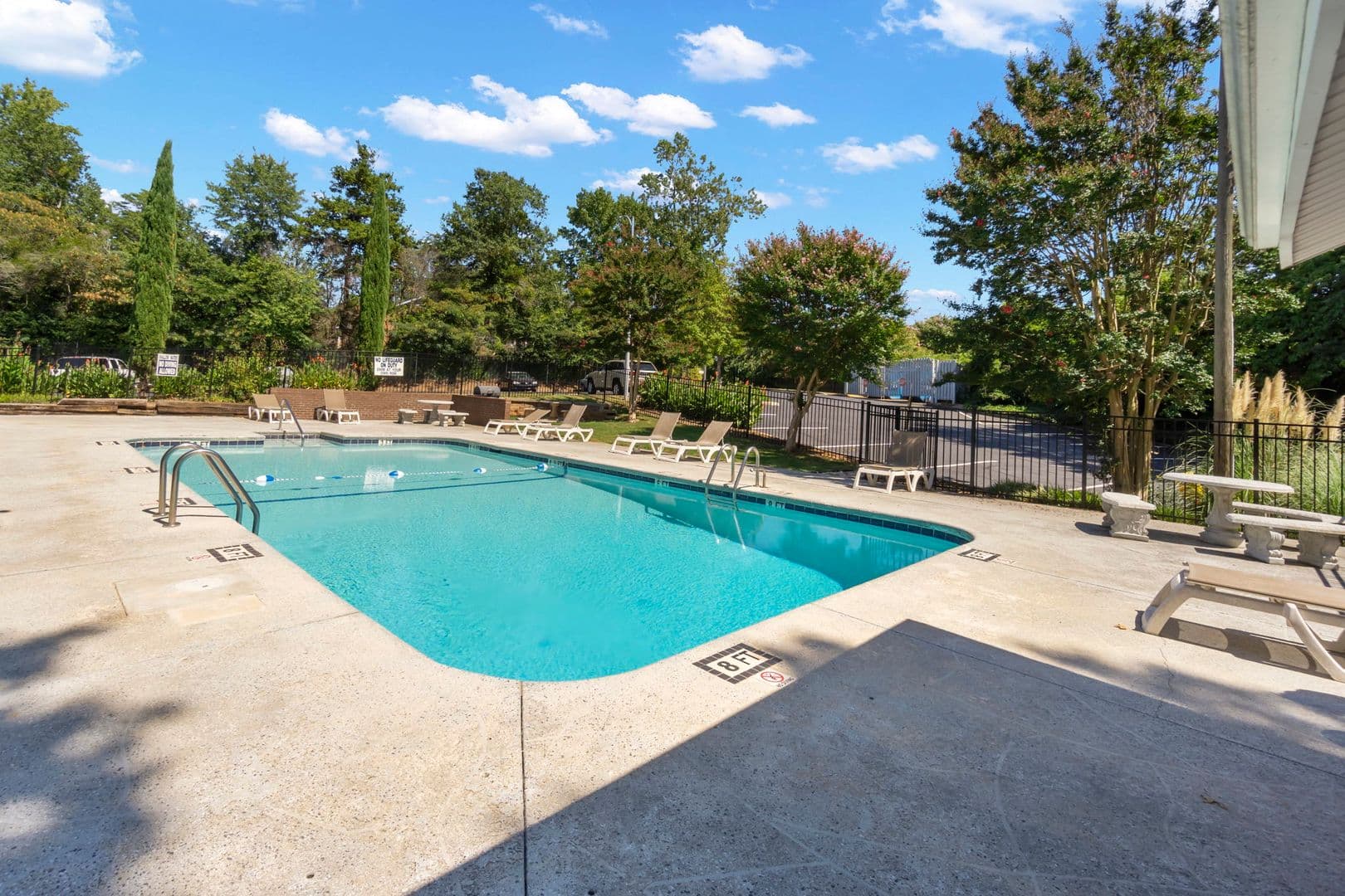 Greenville Apartment: 211 Batesview Dr.