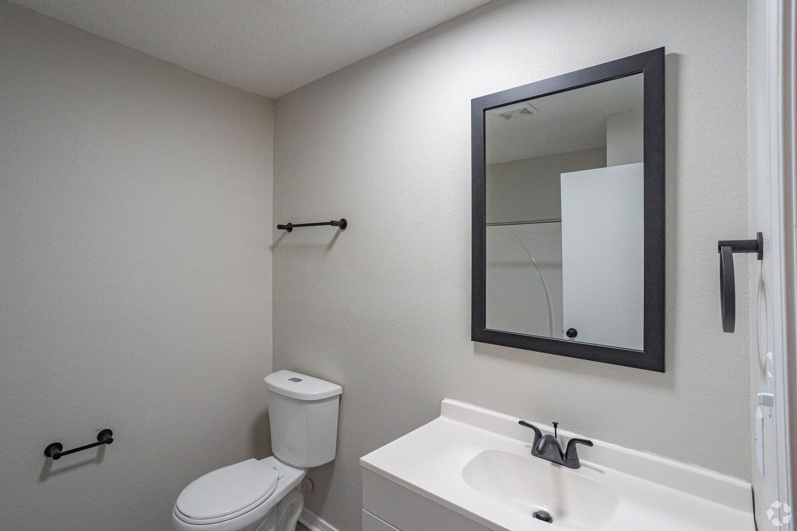 Edmond Apartment: 2500 Thomas Drive