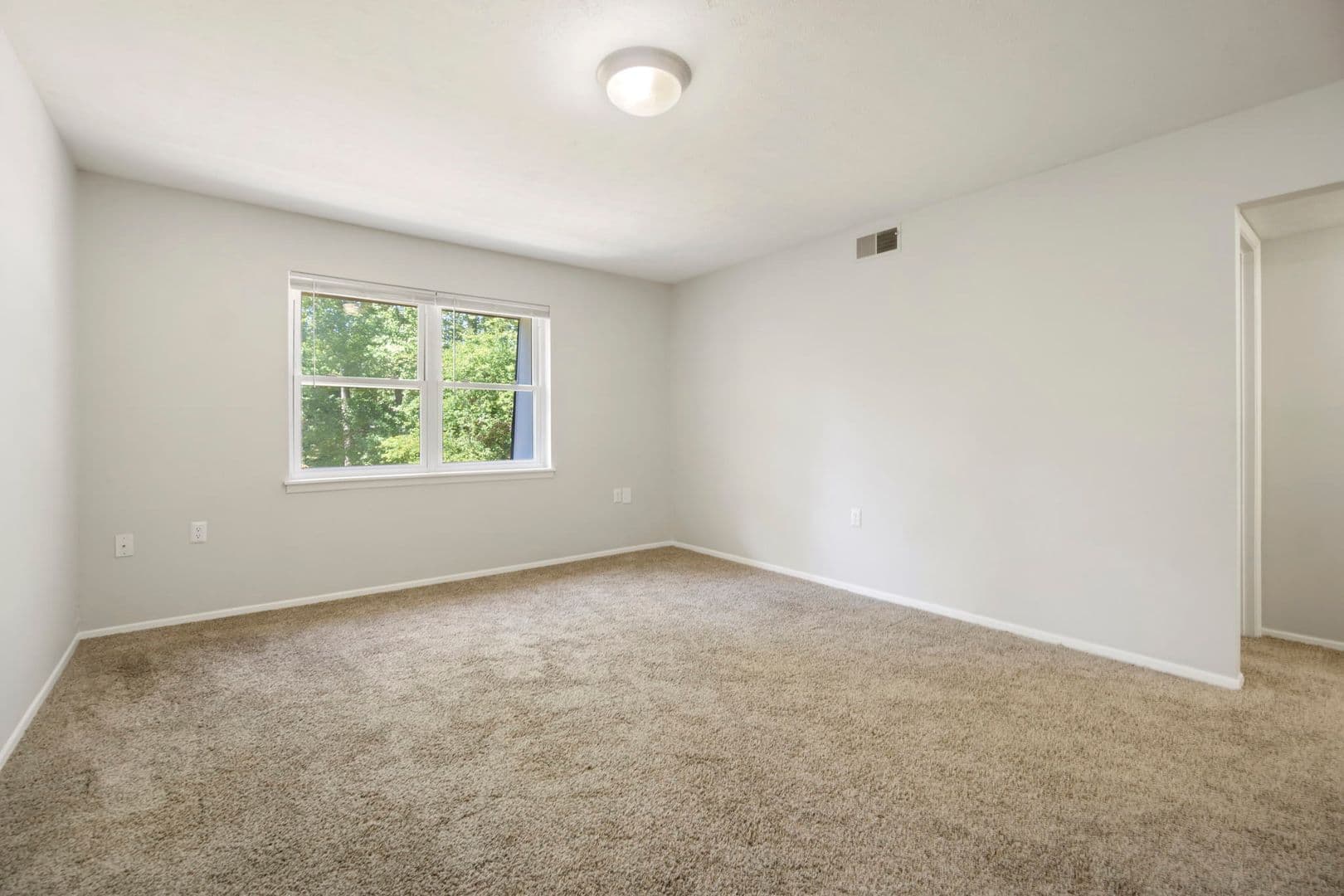 Greenville Apartment: 211 Batesview Dr.