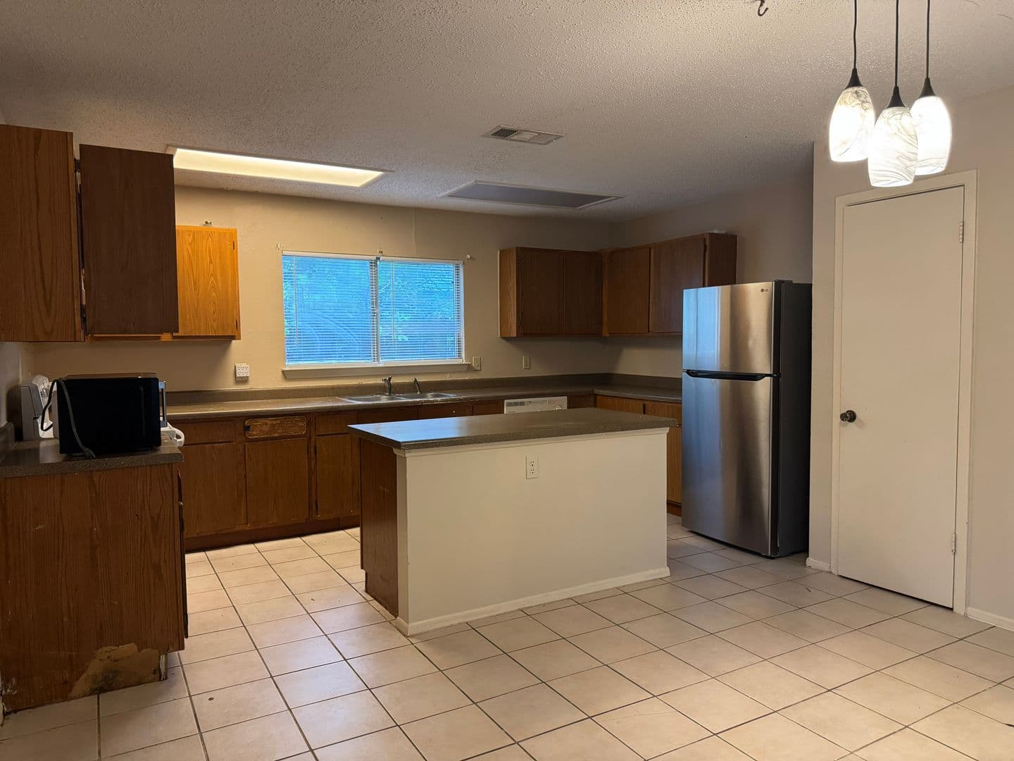 SAN ANTONIO House: 8251 SUNSHINE TRAIL DR