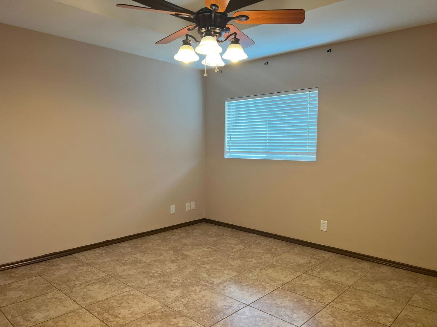 CIBOLO House: 104 BRIAR ST