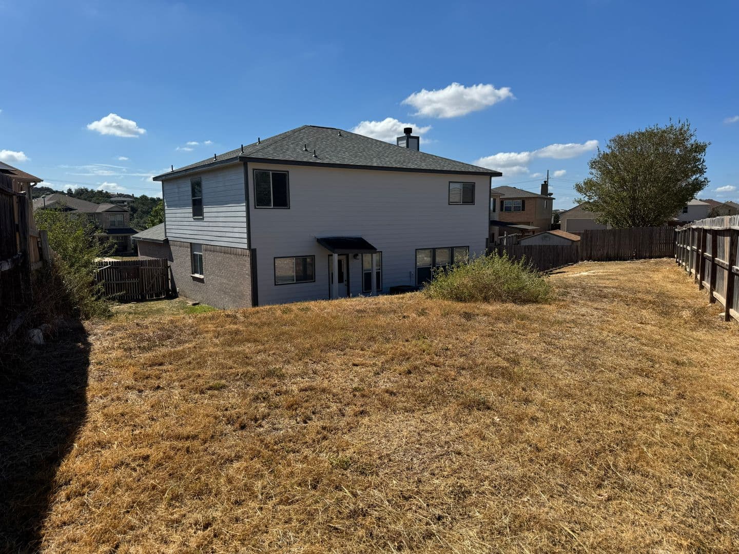 SAN ANTONIO House: 25607 CRIMSON BEAUTY