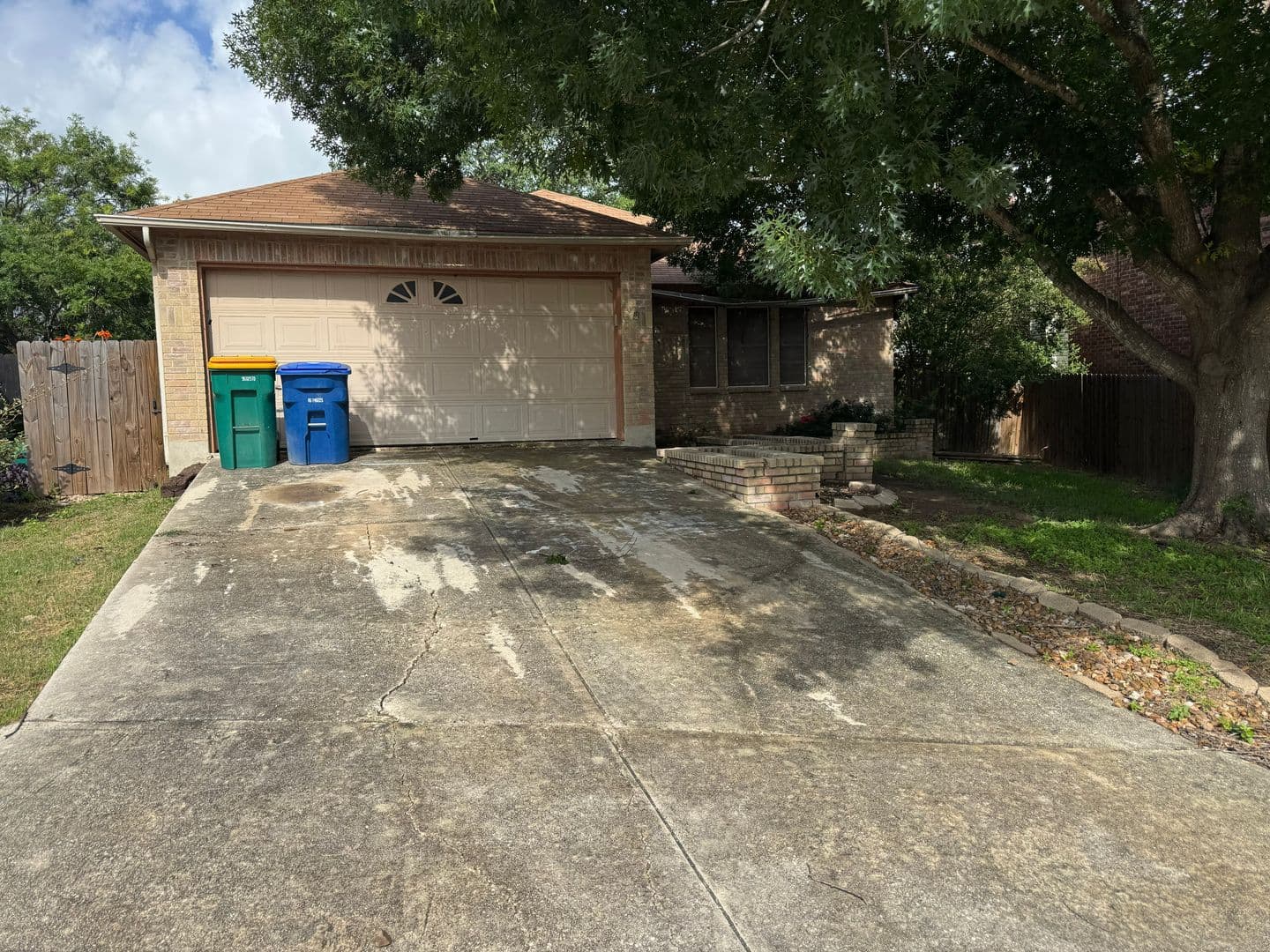 CONVERSE House: 8003 CHESTNUT MANOR DRIVE