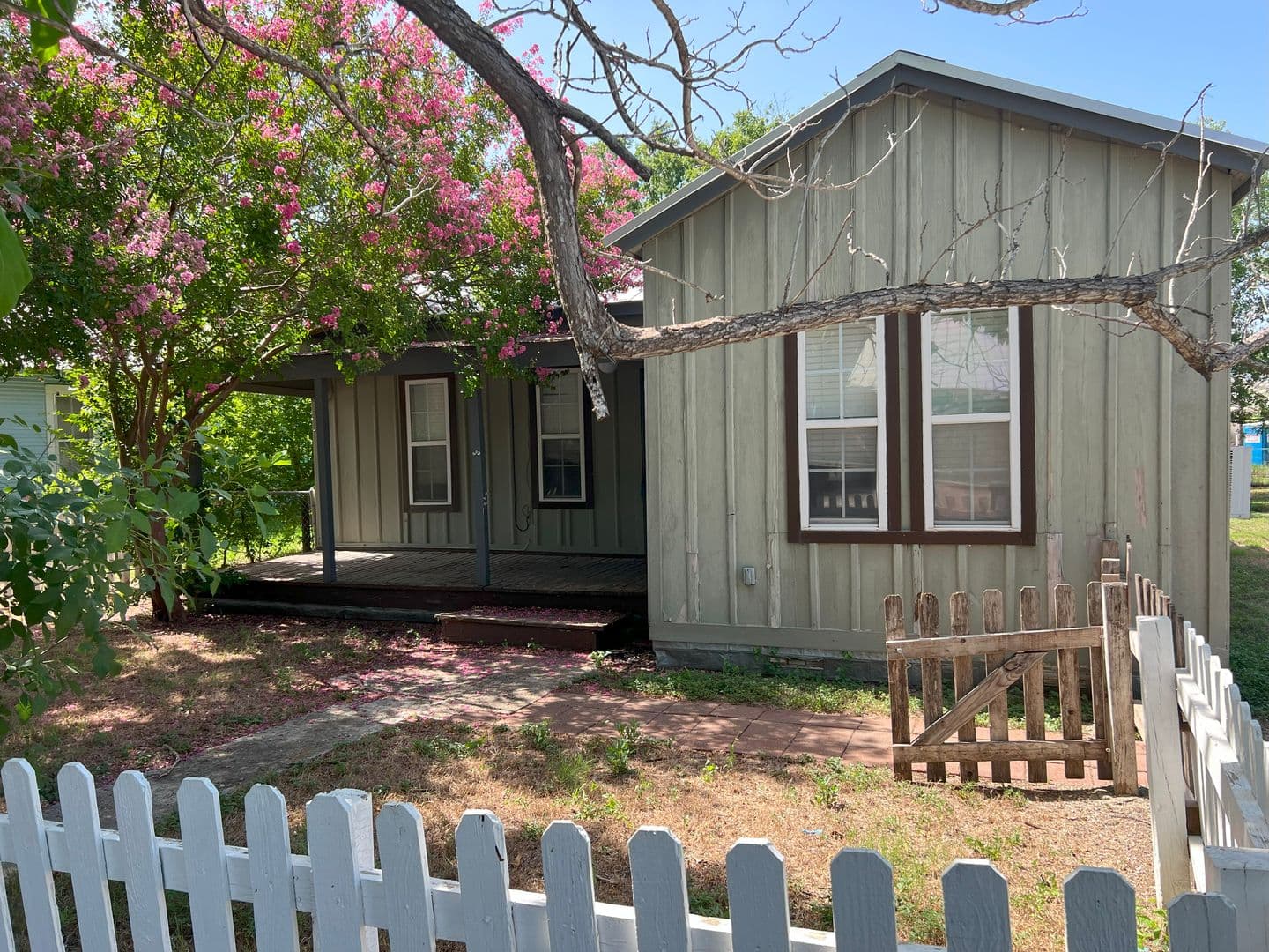 MARION House: 213 W. SCHULZ