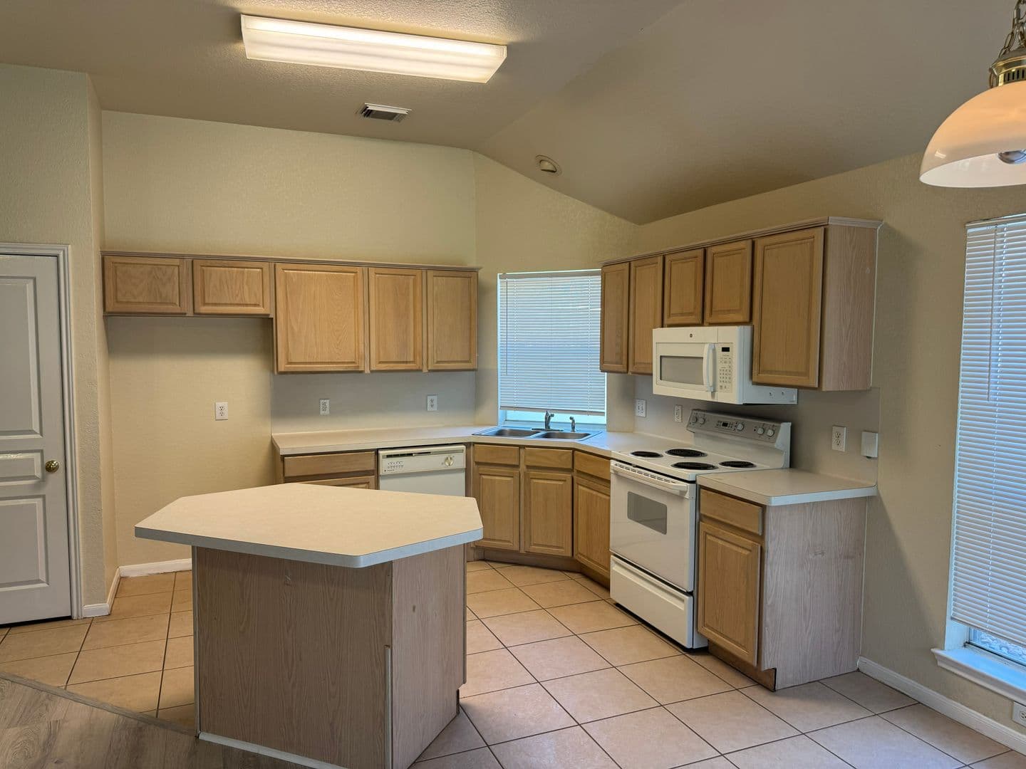 SCHERTZ House: 2520 CRESTED HEIGHTS