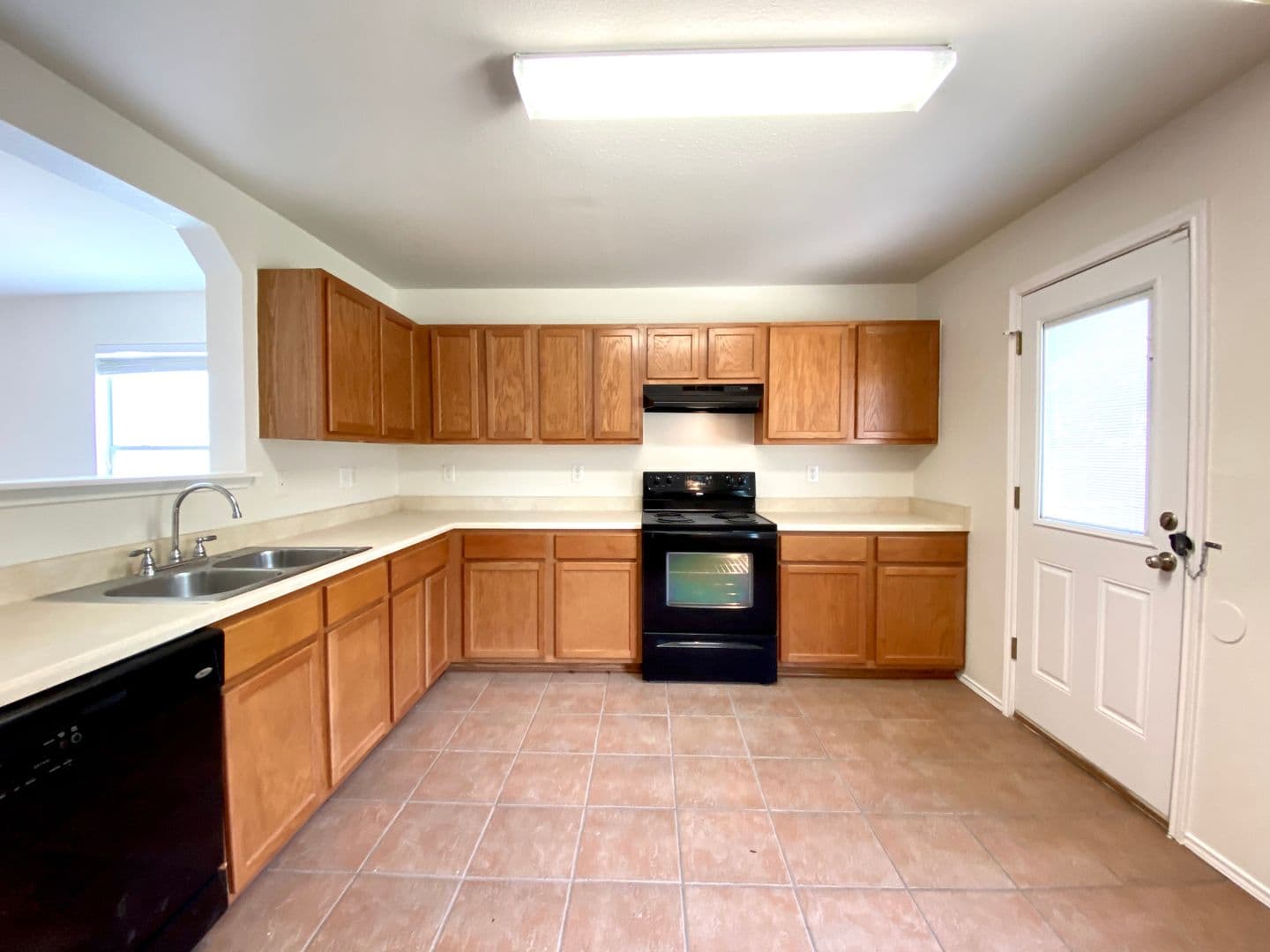 SELMA House: 16511 CABALLO VALLEY