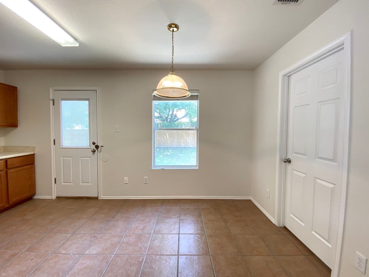 SELMA House: 16511 CABALLO VALLEY