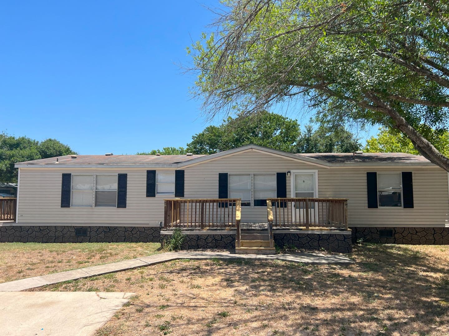 SCHERTZ House: 2006 WINDY POINT