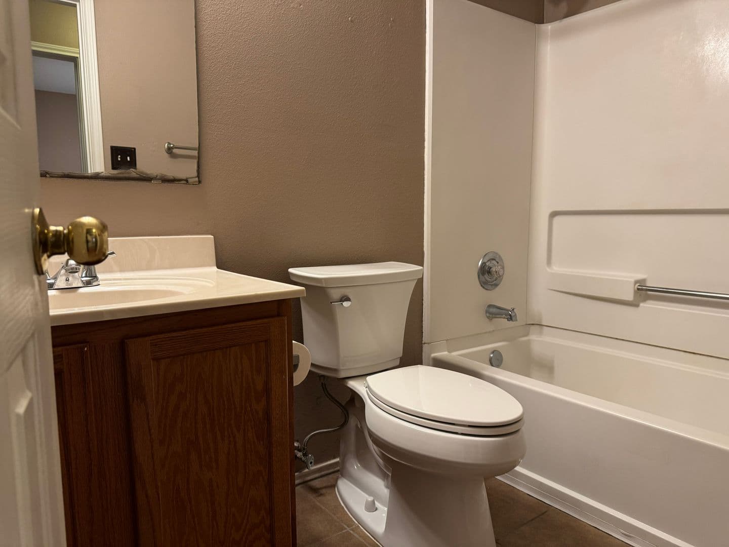 SAN ANTONIO House: 25607 CRIMSON BEAUTY
