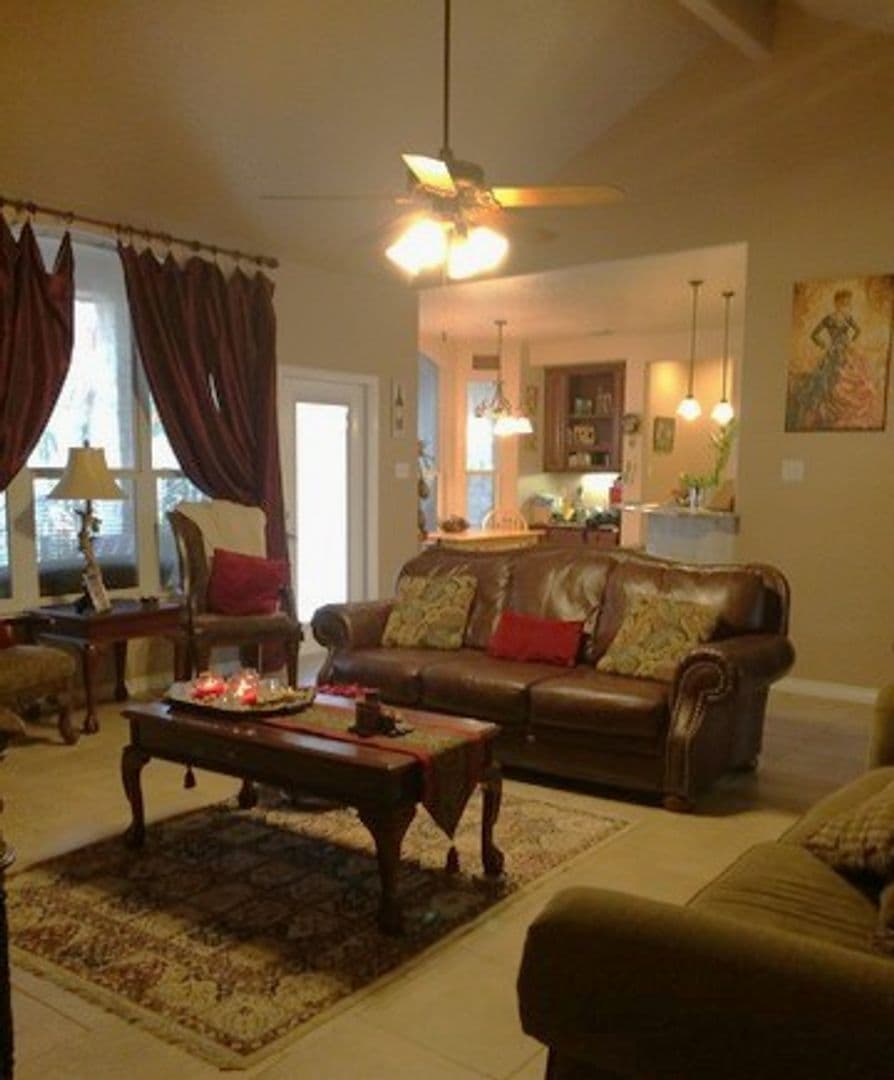 LA VERNIA House: 169 VINTAGE RANCH CIRCLE