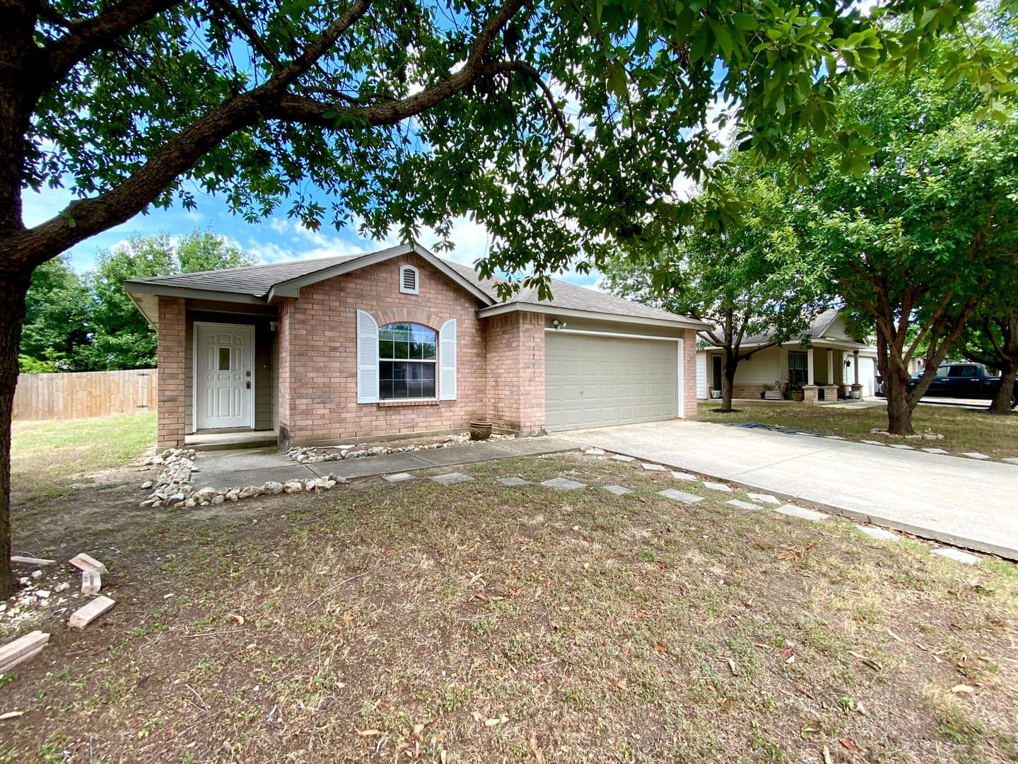 SELMA House: 16511 CABALLO VALLEY