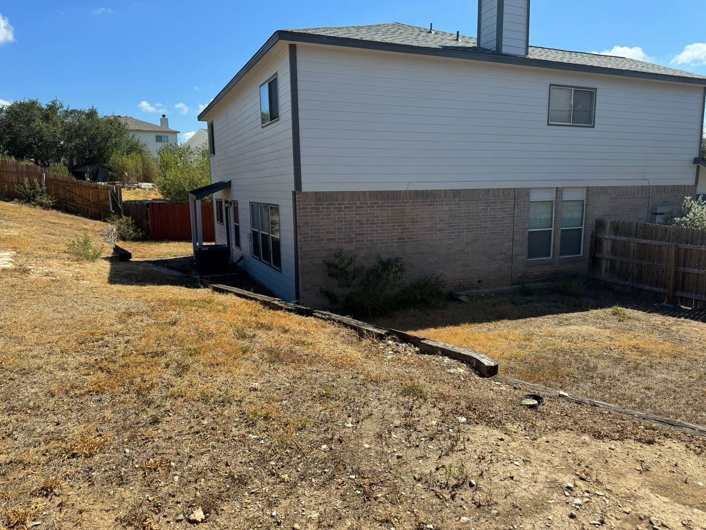 SAN ANTONIO House: 25607 CRIMSON BEAUTY