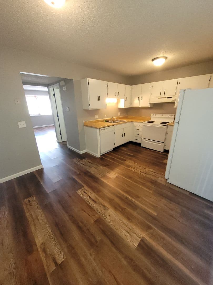 Desloge Apartment: 720 Monroe Street Unit C8