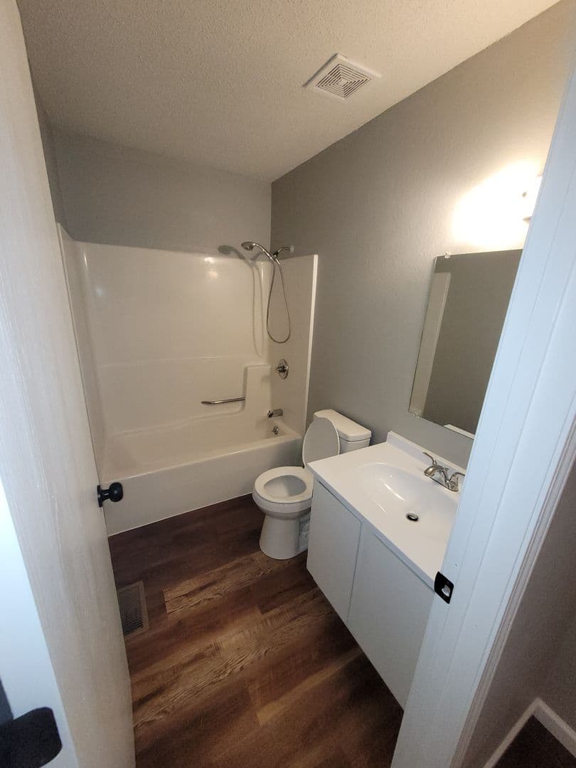 Desloge Apartment: 720 Monroe Street Unit C8