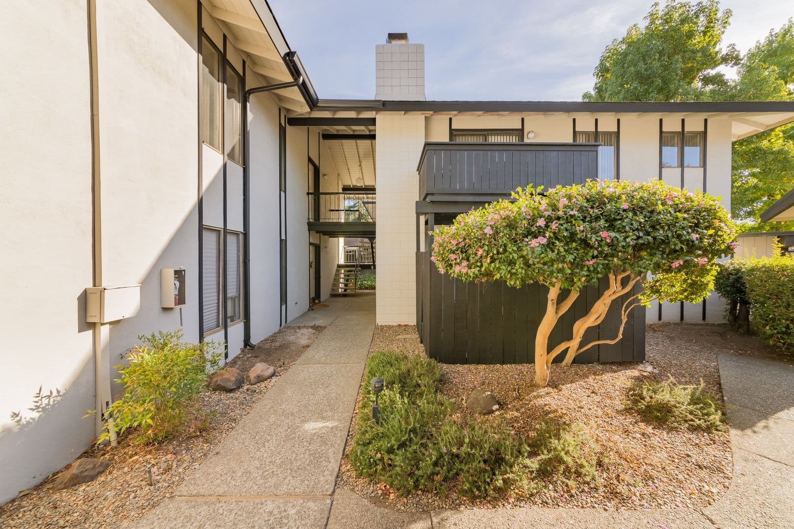 Walnut Creek Apartment: 1980 Desert Circle