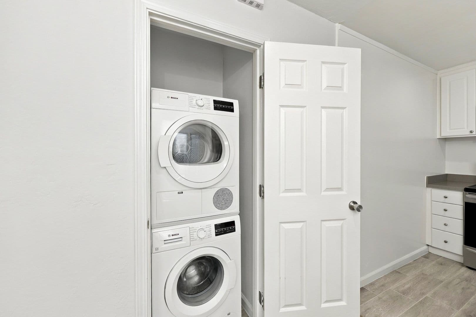 Walnut Creek Apartment: 1980 Desert Circle