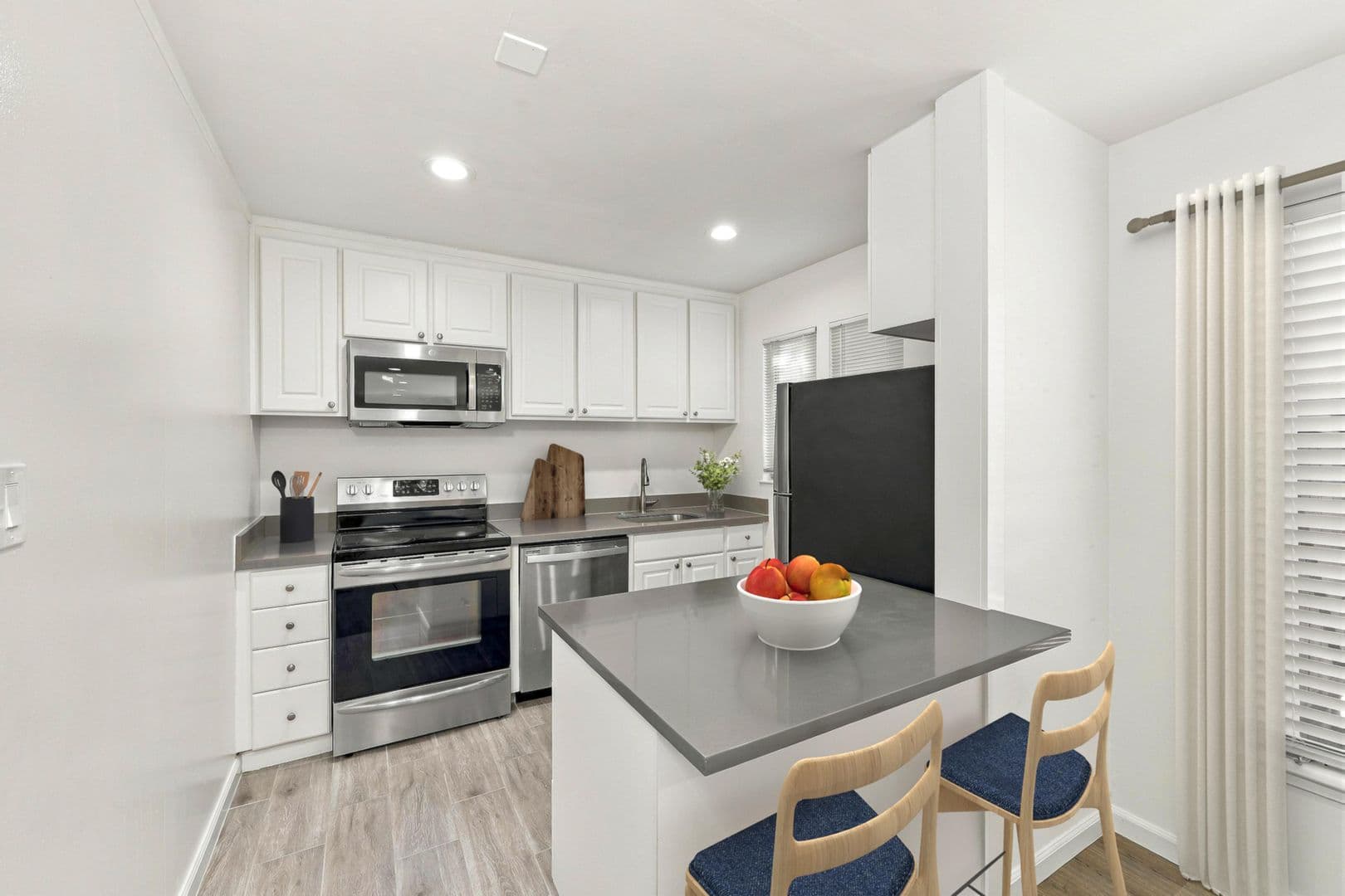 Walnut Creek Apartment: 1980 Desert Circle