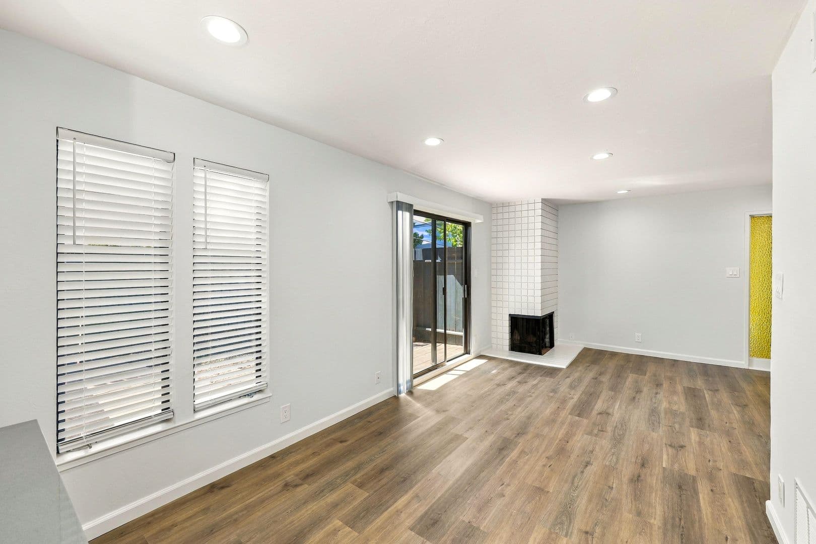 Walnut Creek Apartment: 1980 Desert Circle