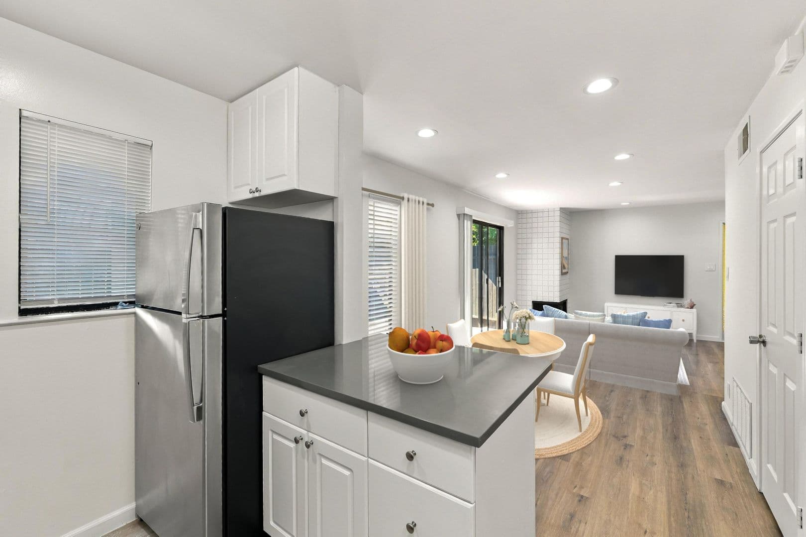 Walnut Creek Apartment: 1980 Desert Circle