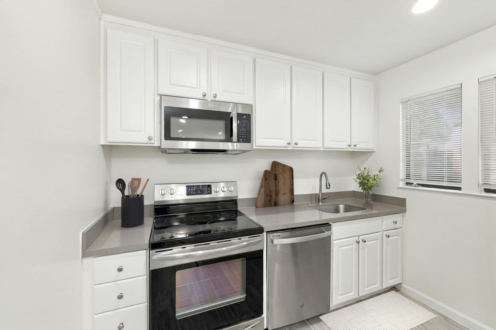 Walnut Creek Apartment: 1980 Desert Circle