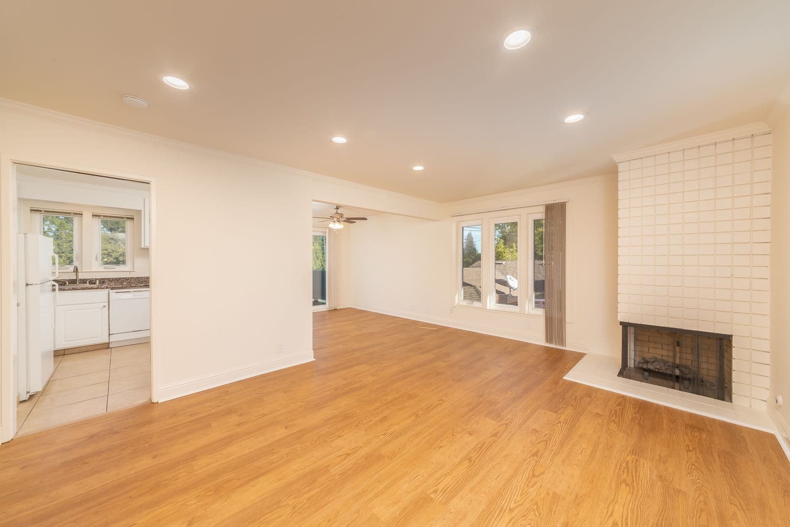 Walnut Creek Apartment: 1980 Desert Circle