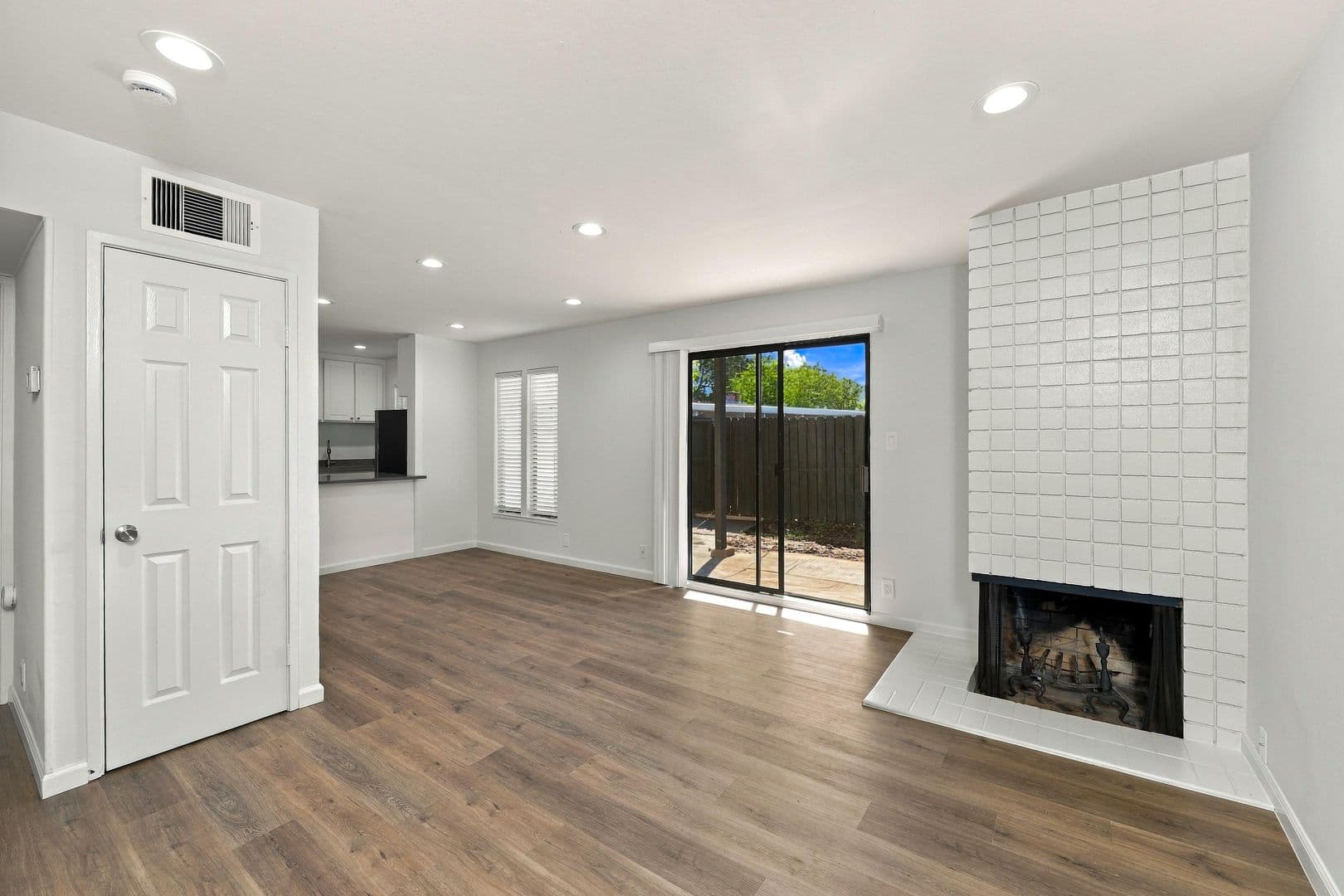 Walnut Creek Apartment: 1980 Desert Circle