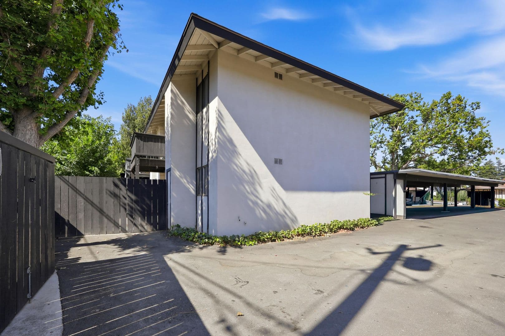 Walnut Creek Apartment: 1980 Desert Circle