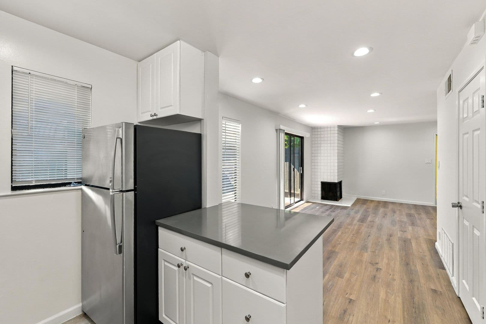 Walnut Creek Apartment: 1980 Desert Circle